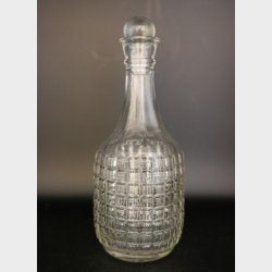 Vintage Cut Glass Decanter with Stopper � Elegant Crystal Style Bottle 26 cm