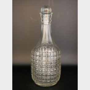 Vintage Cut Glass Decanter with Stopper � Elegant Crystal Style Bottle 26 cm
