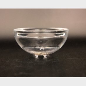 Solid Scandinavian Style Candle Holder � Minimalist Design 9.3 cm