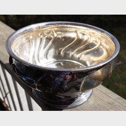 Large Vintage Silver Plated Bowl 21 cm � Sculptural Design with Polished Interior � Mid Century Modern Serving Bowl