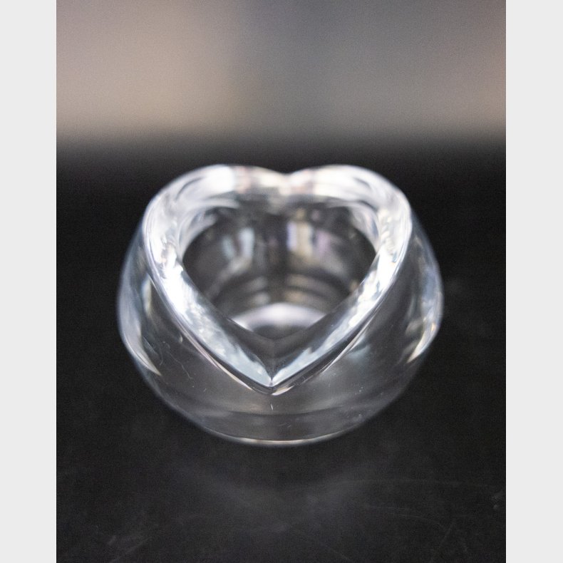 Modern Clear Glass Tealight Holder � Sculptural Heart Shape � Minimalist Scandinavian Style