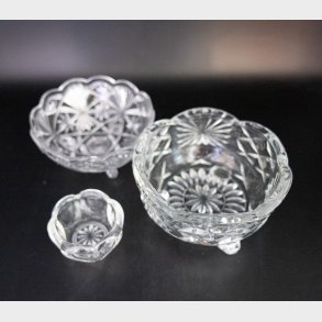 Vintage Cut Glass Bowls � Decorative Set of 3