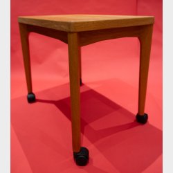 Danish Mid-Century Modern Oak Side Table by Vejle Stole &amp; M�belfabrik � Vintage Scandinavian Design on Castors