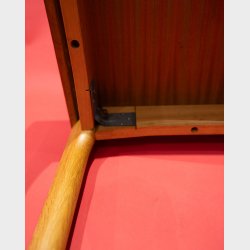 Danish Mid-Century Modern Oak Side Table by Vejle Stole &amp; M�belfabrik � Vintage Scandinavian Design on Castors