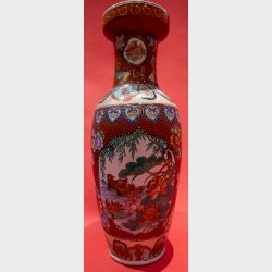 Large Antique Japanese Kutani Porcelain Vase � Hand Painted Red &amp; Gold Moriage Decor, Meiji period, 61 cm