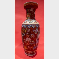 Large Antique Japanese Kutani Porcelain Vase � Hand Painted Red &amp; Gold Moriage Decor, Meiji period, 61 cm