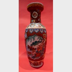 Large Antique Japanese Kutani Porcelain Vase � Hand Painted Red &amp; Gold Moriage Decor, Meiji period, 61 cm
