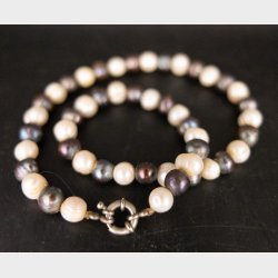 Vintage Two-Tone Cultured Pearl Necklace � 46 cm White &amp; Peacock Freshwater Pearls, Elegant Statement Jewelry