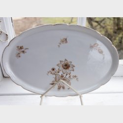 Vintage Porcelain Oval Serving Dish � Floral Design with Gold Trim, 24 cm