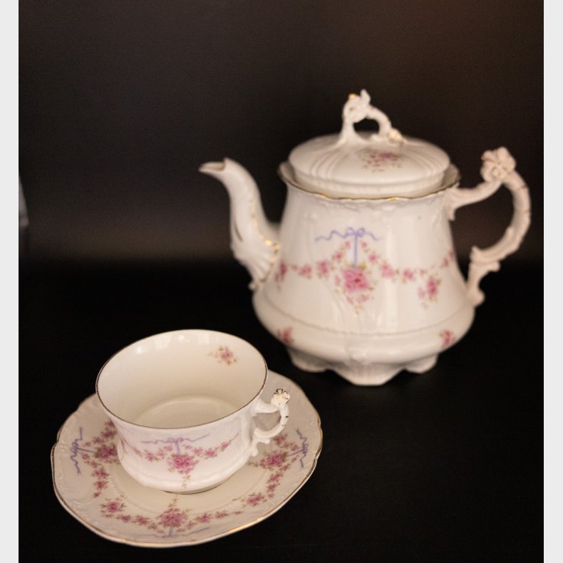 Antique Carl Tielsch (C.T.) Altwasser Porcelain Tea &amp; Coffee Service, circa 1890�1910, 39 Pieces, Pink Floral Ribbon Garland with Gilt Trim