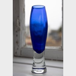 Elegant Tall Blue Glass Vase with Clear Base