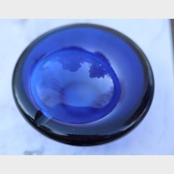 Vintage Heavy Cobalt Blue Glass Ashtray � 16 cm