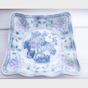 Chinese Rice Grain Porcelain Tray � Blue, Green & Rose Floral Decor
