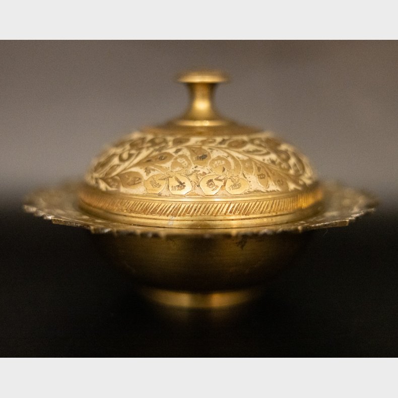 Circular Decorative Brass Container with Lid � Ornate Engraved Design