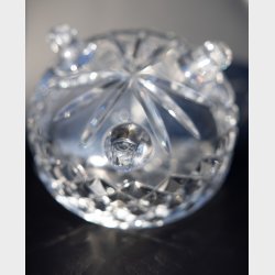 Elegant Footed Crystal Bonbonni�re with Diamond Cut Pattern &amp; Lid