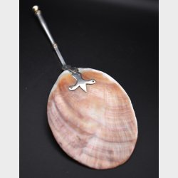 Mother-of-pearl serving spoon