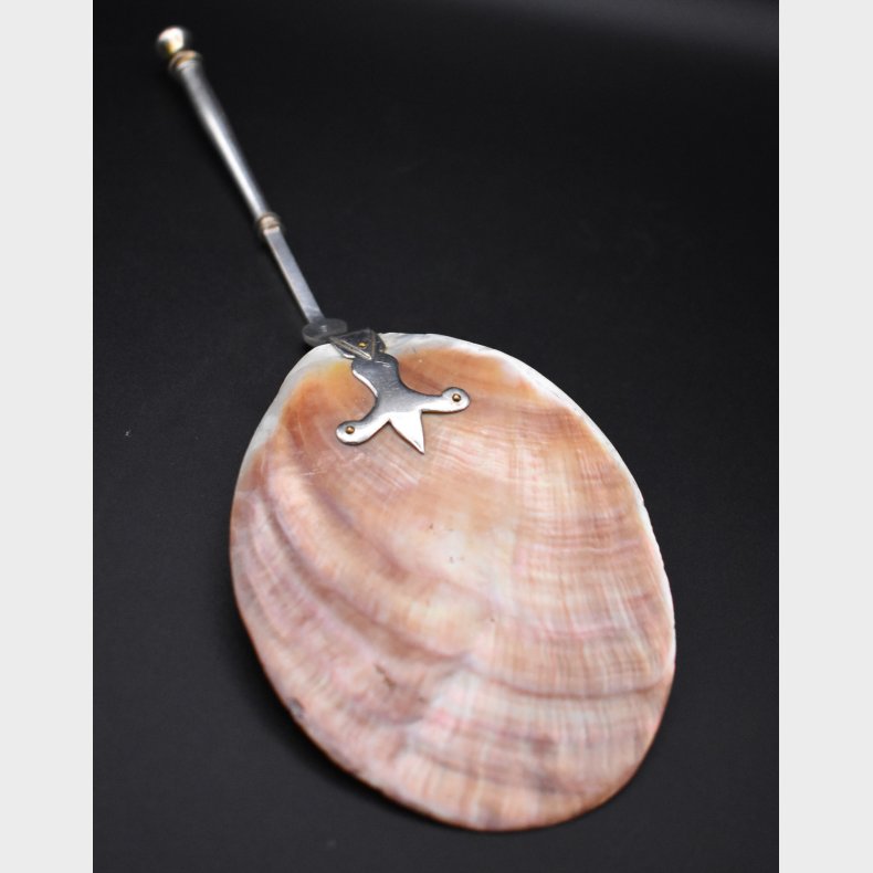 Mother-of-pearl serving spoon