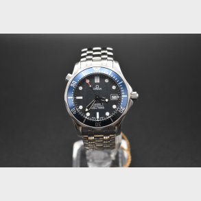 Omega Seamaster Professional � Stainless Steel Classic with Original Papers