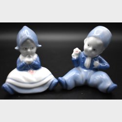 Pair of Vintage Porcelain Figurines � Dutch Children (Blue &amp; White)