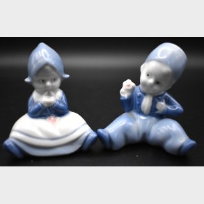 Pair of Vintage Porcelain Figurines � Dutch Children (Blue & White)