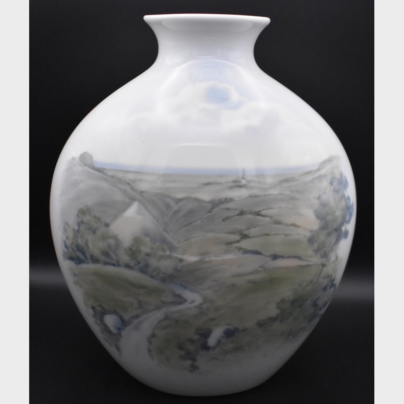 Bing &amp; Gr�ndahl Porcelain Vase No. 506 � Hand Painted Danish Landscape