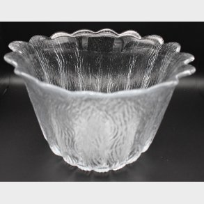 Vintage Pressed Glass Bowl � Floral Scalloped Edge Design