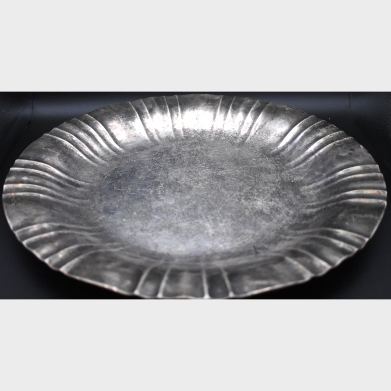 Vintage Silver Plated Serving Tray � Classic Fluted Edge Decorative Plate
