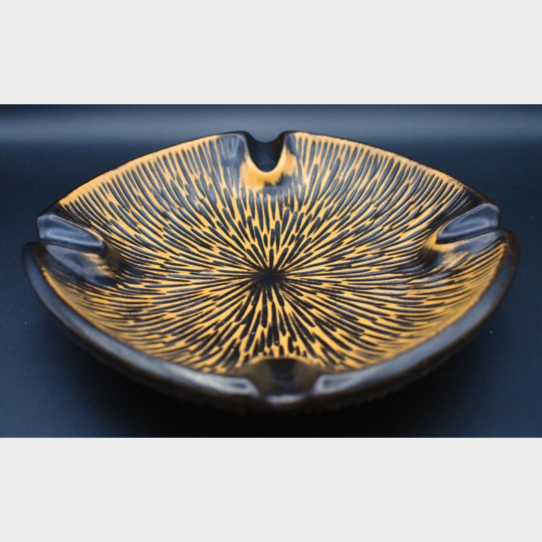 Ceramic ashtray by K�hler (HAK), Denmark