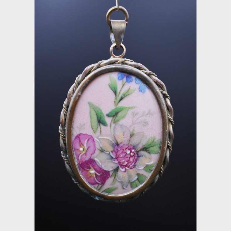 Limoges Floral Pendant � Hand-Painted Porcelain Miniature