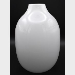Elegant Danish glass vase by�Holmegaard, designed by�Pia Amzell
