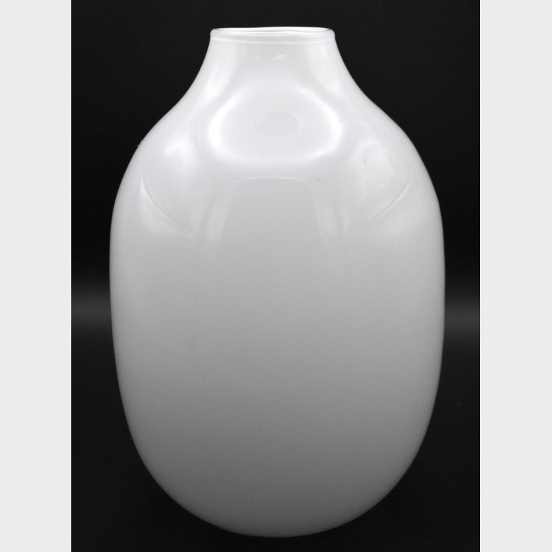 Elegant Danish glass vase by�Holmegaard, designed by�Pia Amzell