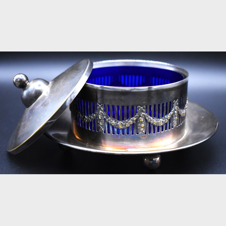 Vintage Silver Plate Sugar Bowl with Cobalt Blue Glass Insert � Decorative Lidded Dish / Bonbon Jar