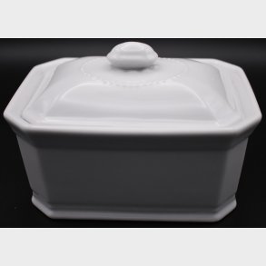 Vintage White Porcelain Butter Dish with Lid � Classic Minimalist Kitchen Storage
