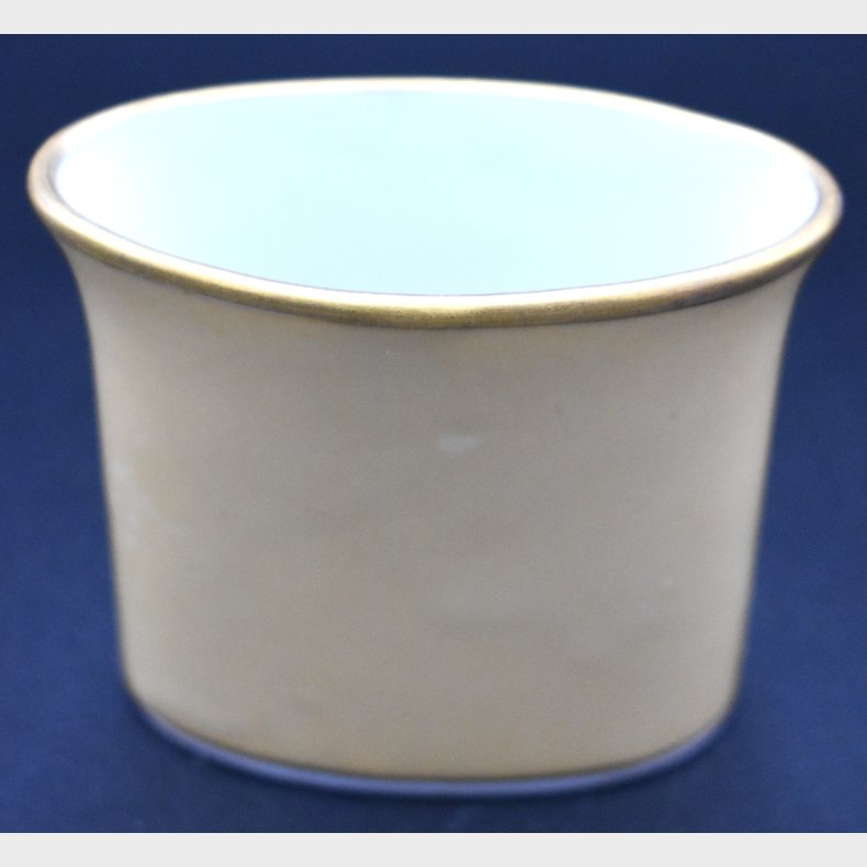 A small porcelain�jar / pot, by�Royal Copenhagen, Denmark