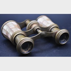 Vintage Opera Binoculars with Mother of Pearl � Antique Brass Theater Glasses