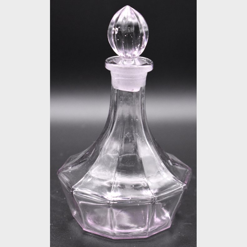 Vintage Cut Glass Decanter with Stopper � Elegant Retro Liquor or Perfume Bottle