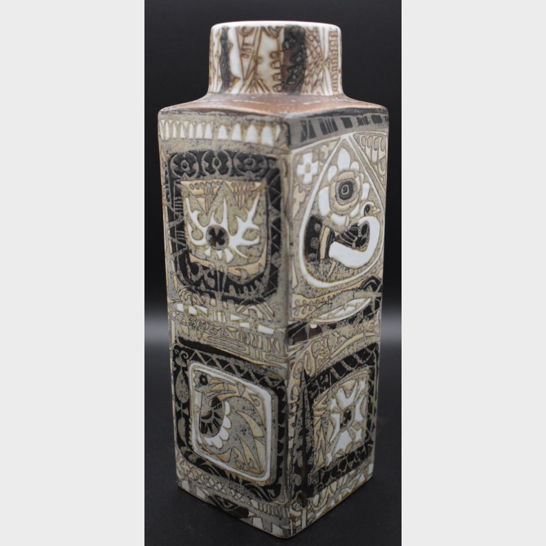 Royal Copenhagen Baca Vase No. 3259 � Nils Thorsson � Mid-Century Danish Design
