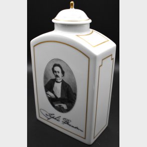 Bing & Gr�ndahl Porcelain Commemorative Lidded Box � Apollo Theatre Copenhagen 1979 (Limited Edition)