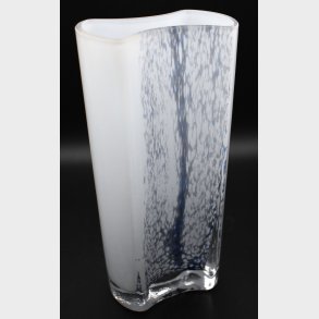 Modern Art Glass Vase � Blue and White Scandinavian Style