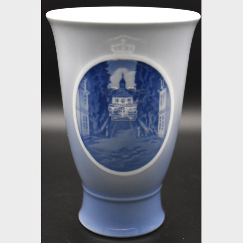 Royal Copenhagen Vase � �Rundskuedagen 1937� Commemorative Piece
