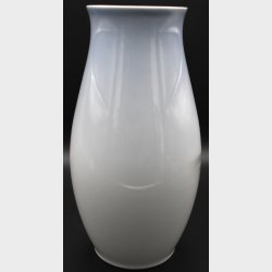 Bing &amp; Gr�ndahl Vase � Hand-Painted Bird Motif