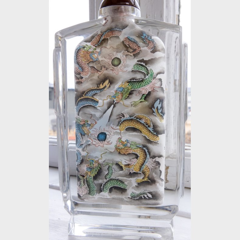 Rare Chinese handcraftet inside-painted glass bottle