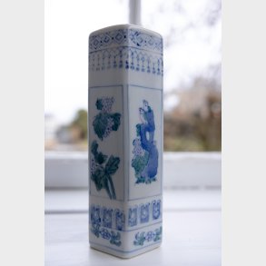 Chinese Hexagonal Porcelain Vase with Rice Grain Pattern � Hand Painted � 16 cm